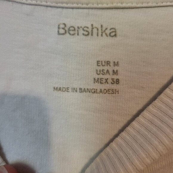 Bershka "THE SMELL AFTER RAIN" floral Men's Long Sleeve T shirt Size M off white - Picture 2 of 7